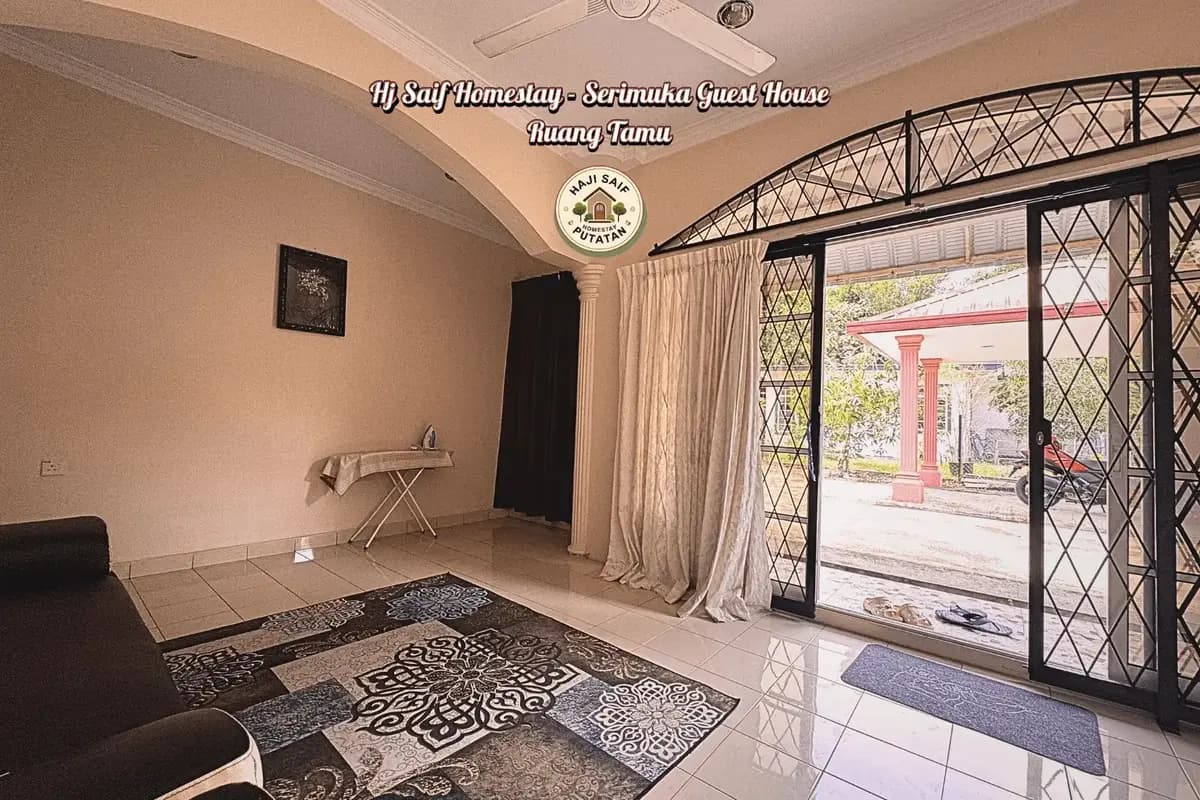 Ruang tamu unit Serimuka di Haji Saif Homestay Putatan